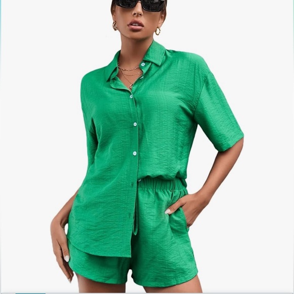 Casual 2 Piece Outfits Short Sleeve Button Down Blouse and Short Set in Green - Picture 5 of 16